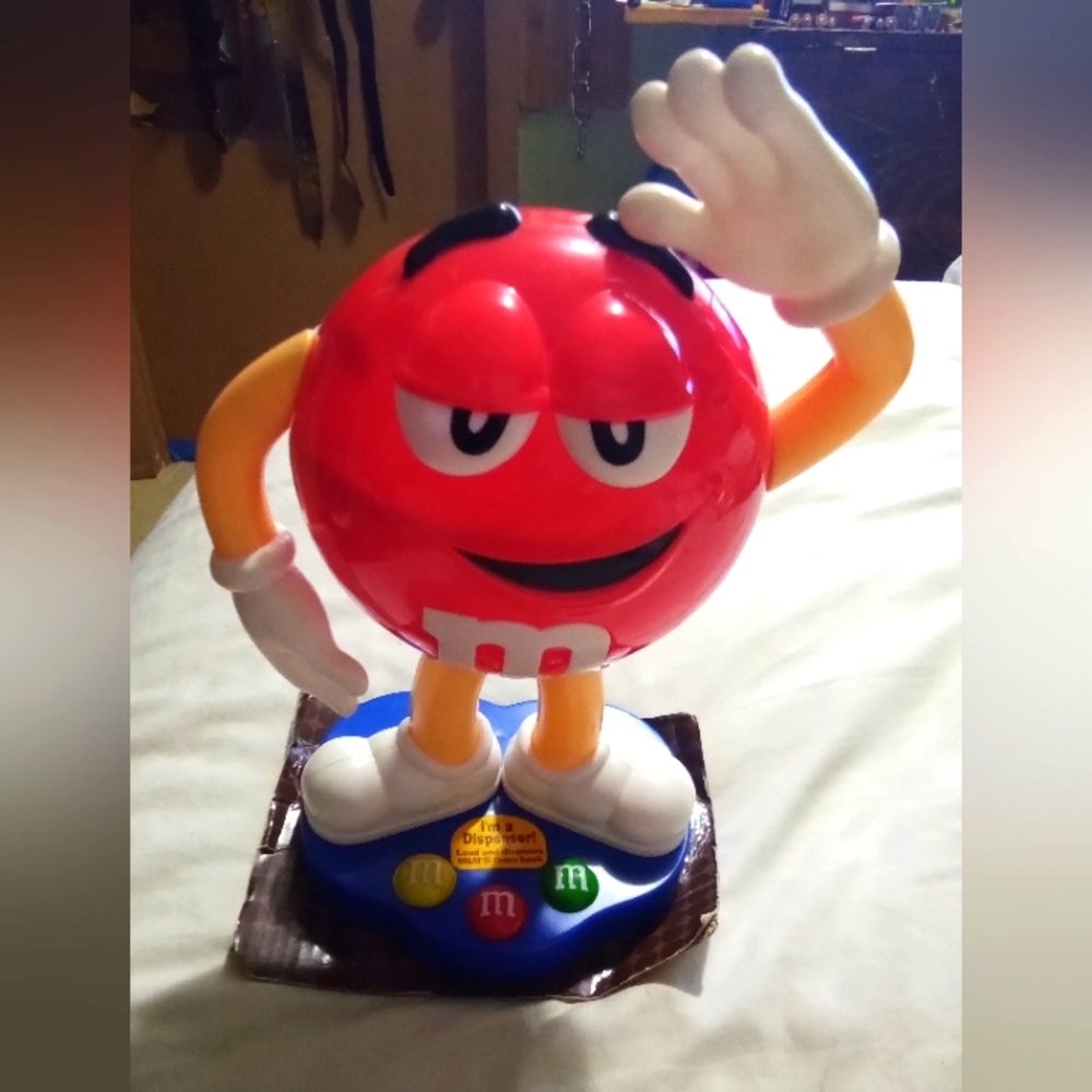 M&M 's waving Red Candy DISPENSER  .. Mars Company Collectibe ...